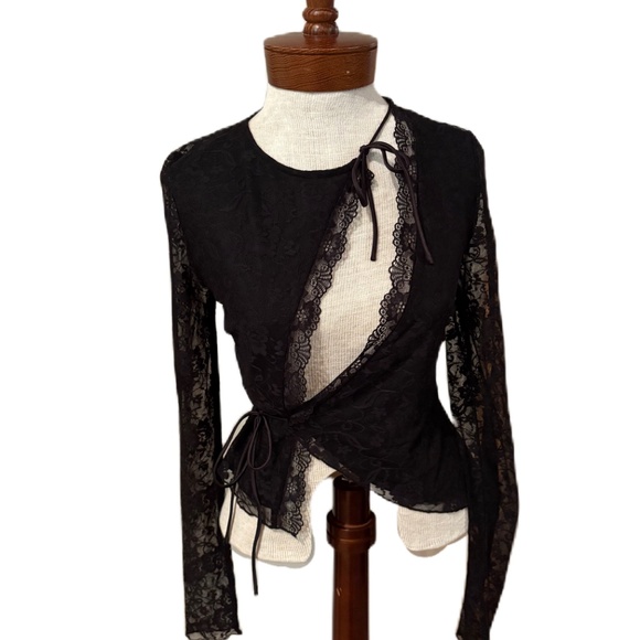 superdown Tops - Superdown Anahi Wrap lace top black Small